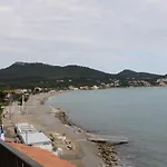 尚特普拉奇酒店 2* 滨海圣西尔