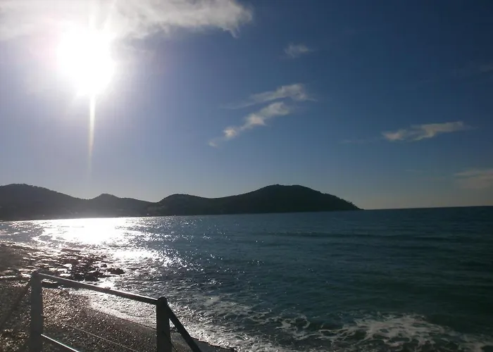 Chanteplage 2* Saint-Cyr-sur-Mer