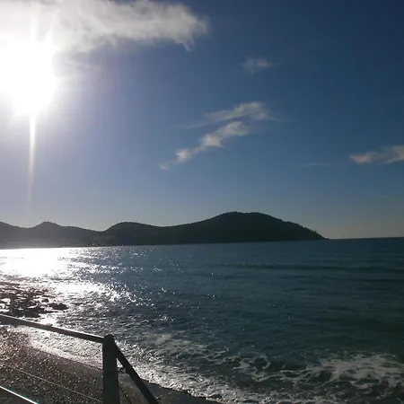 Chanteplage 2* Saint-Cyr-sur-Mer